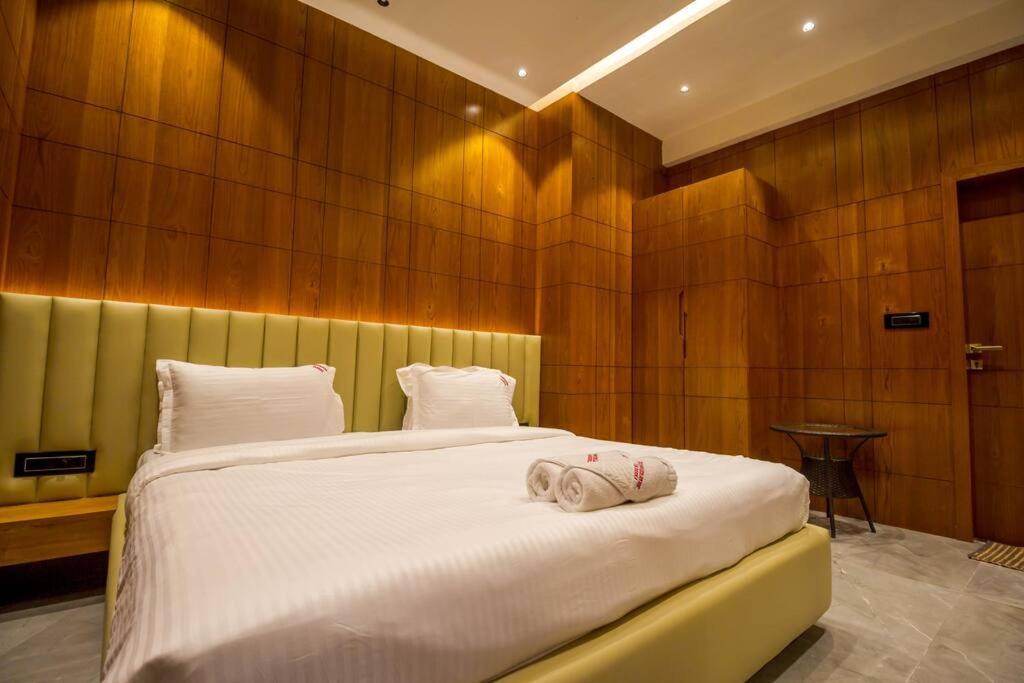 Celebrity Villa Игатпури Экстерьер фото