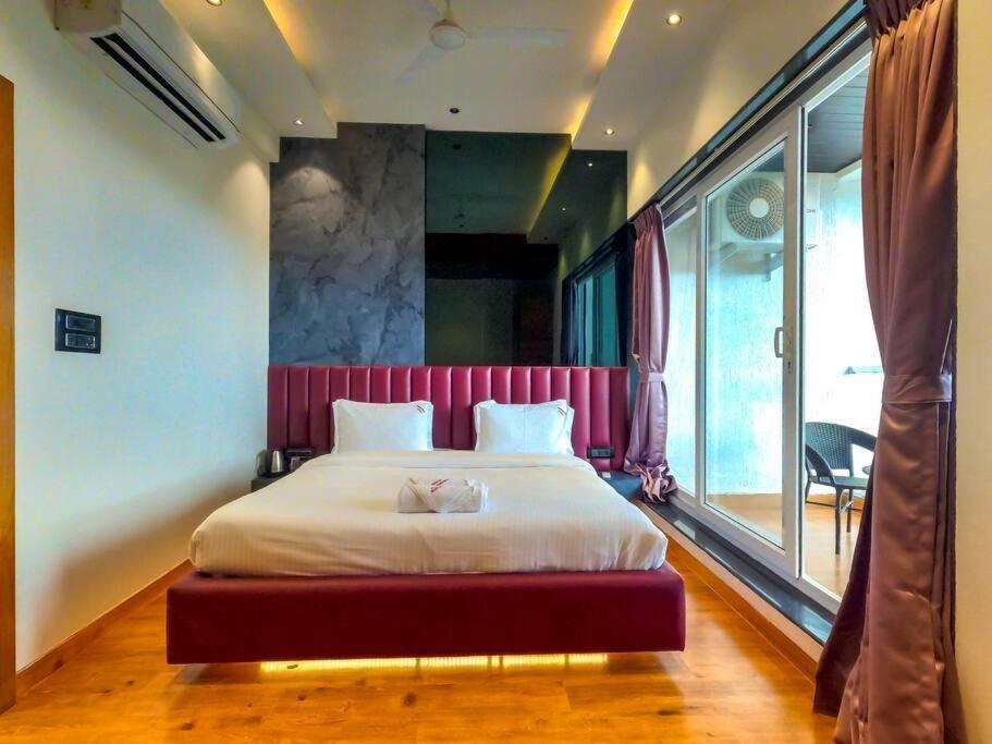 Celebrity Villa Игатпури Экстерьер фото